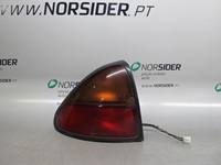 Image de Lampe de panneau arrière gauche Mazda 323 Coupe de 1994 à 1999 | Stanley