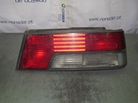 Image de Lampe de panneau arrière droite Peugeot 405 de 1988 à 1997 | SIGNALVISION